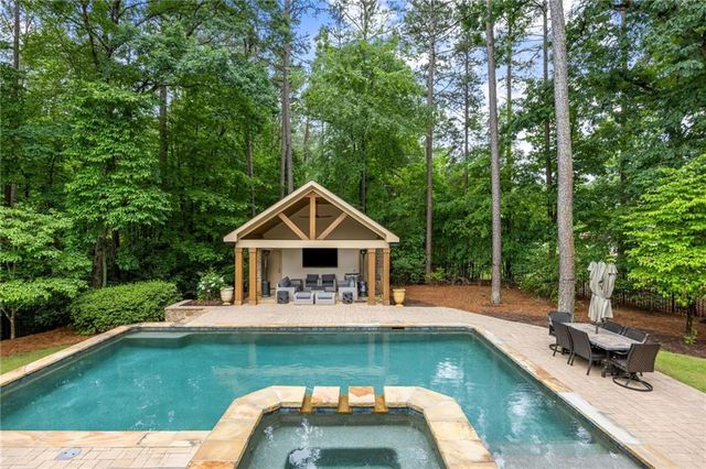 816 Blackfoot Trail, Suwanee, GA 30024