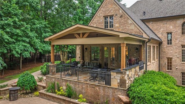 816 Blackfoot Trail, Suwanee, GA 30024