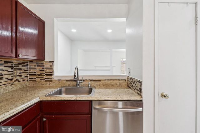 8703 VILLAGE GREEN CT, Alexandria, VA 22309