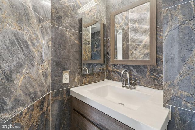 8703 VILLAGE GREEN CT, Alexandria, VA 22309