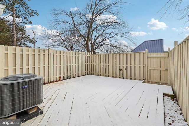 8703 VILLAGE GREEN CT, Alexandria, VA 22309