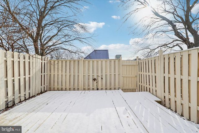 8703 VILLAGE GREEN CT, Alexandria, VA 22309