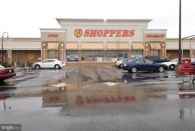 8703 VILLAGE GREEN CT, Alexandria, VA 22309