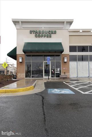 8703 VILLAGE GREEN CT, Alexandria, VA 22309