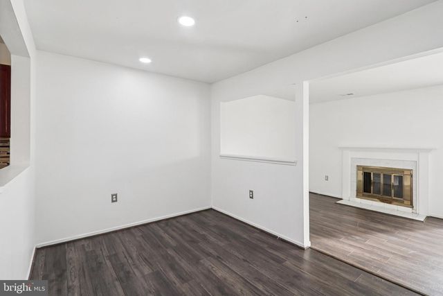 8703 VILLAGE GREEN CT, Alexandria, VA 22309