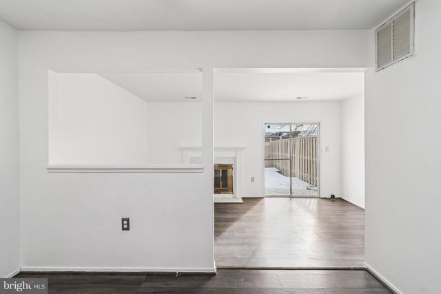 8703 VILLAGE GREEN CT, Alexandria, VA 22309