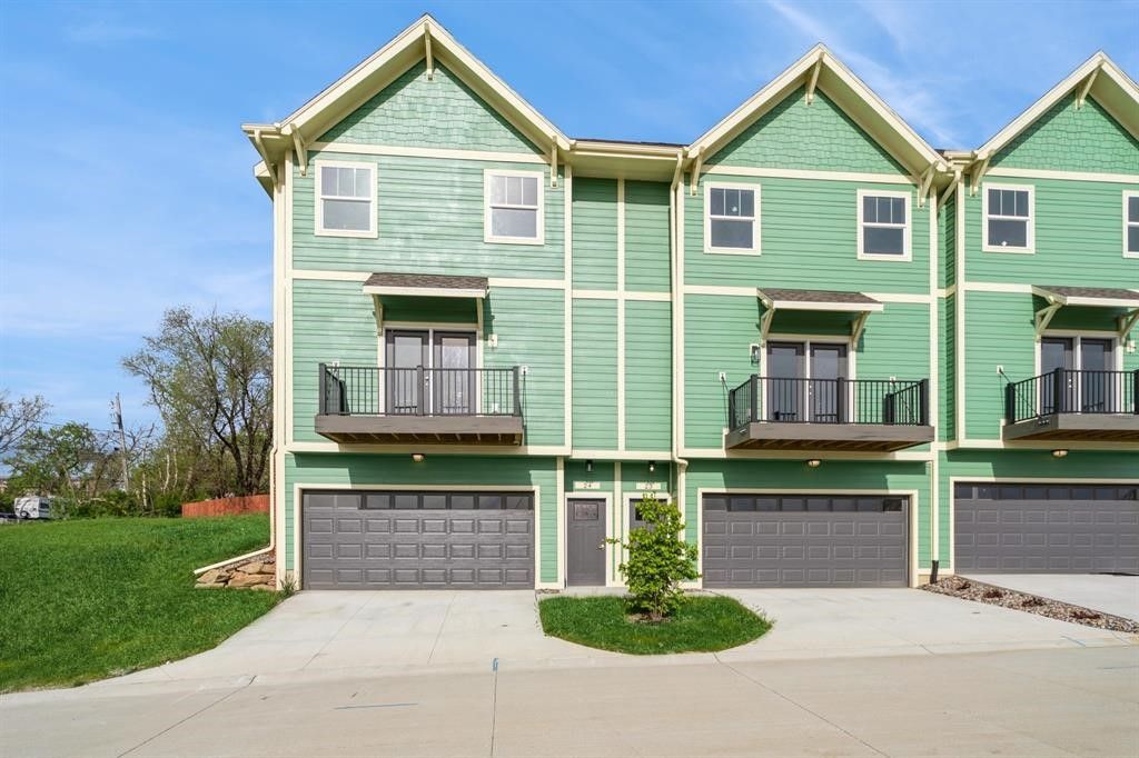 335 Forest Avenue 24, Des Moines, IA 50314