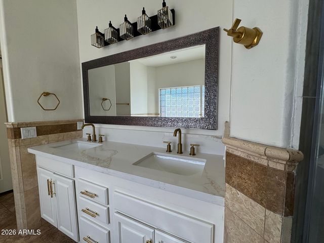 601 W SAN MARCOS Drive, Chandler, AZ 85225