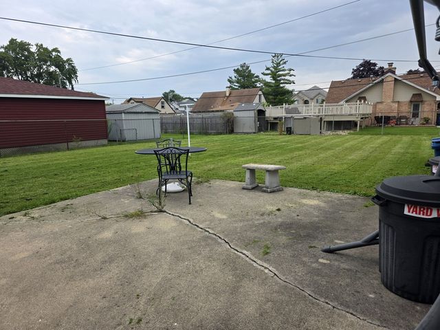 8225 New Castle Avenue, Burbank, IL 60459