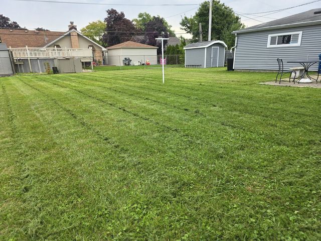 8225 New Castle Avenue, Burbank, IL 60459