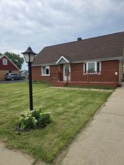 8225 New Castle Avenue, Burbank, IL 60459