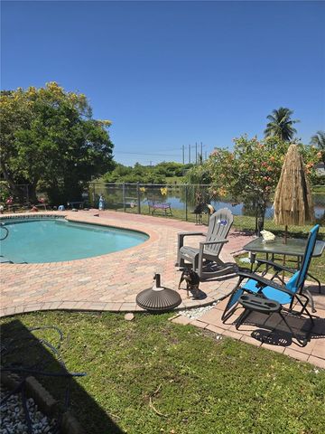 10935 Gable St, Boca Raton, FL 33428