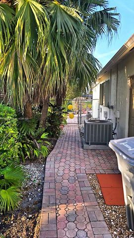 10935 Gable St, Boca Raton, FL 33428