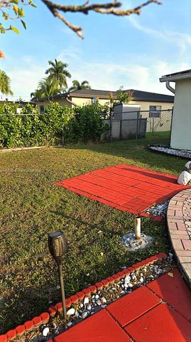 10935 Gable St, Boca Raton, FL 33428