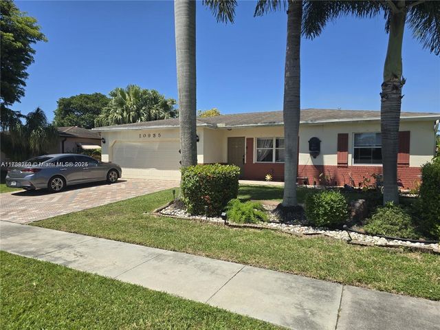 10935 Gable St, Boca Raton, FL 33428