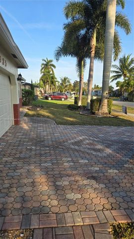 10935 Gable St, Boca Raton, FL 33428