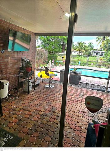 10935 Gable St, Boca Raton, FL 33428