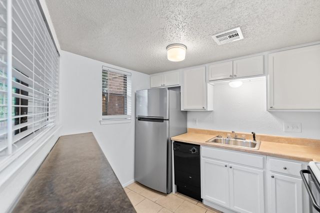 2500 Burleson RD 709, Austin, TX 78741