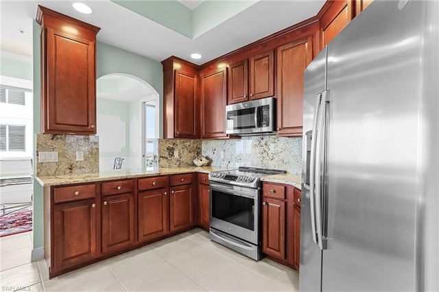 2104 W First ST 3204, Fort Myers, FL 33901