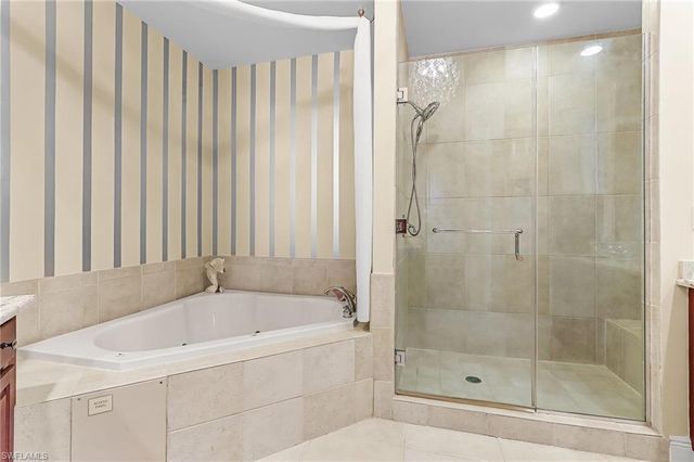 2104 W First ST 3204, Fort Myers, FL 33901