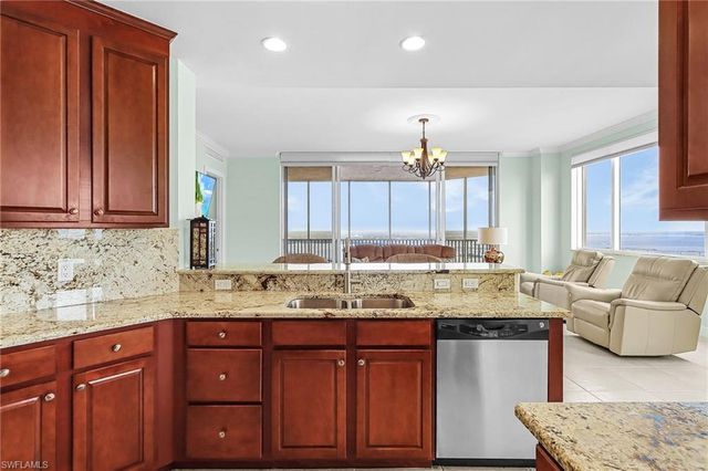 2104 W First ST 3204, Fort Myers, FL 33901