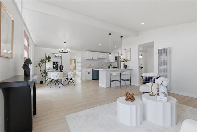 27707 27707 La Porte Ave, Hayward, CA 94545