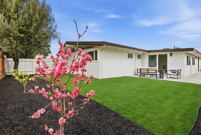 27707 27707 La Porte Ave, Hayward, CA 94545