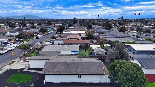 27707 27707 La Porte Ave, Hayward, CA 94545