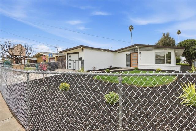27707 27707 La Porte Ave, Hayward, CA 94545