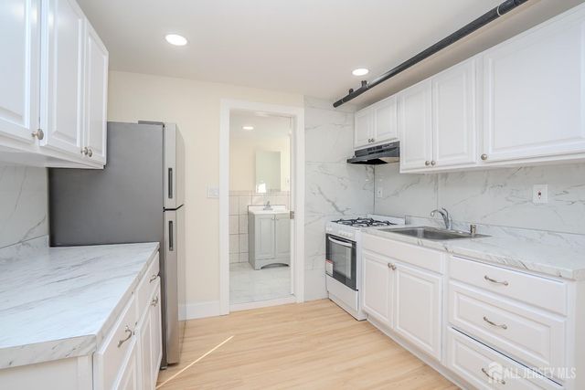 3774 Route 27 Route 1a, South Brunswick, NJ 08824