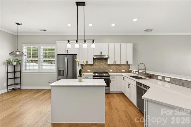 12422 Brenthaven Drive, Davidson, NC 28036