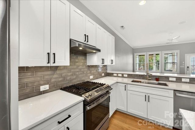 12422 Brenthaven Drive, Davidson, NC 28036