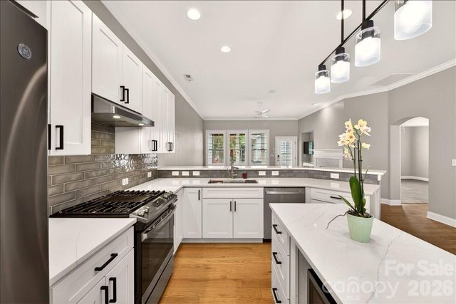 12422 Brenthaven Drive, Davidson, NC 28036