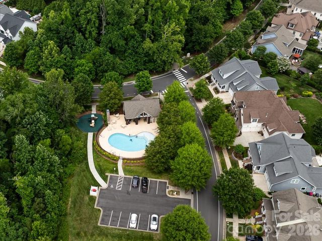 12422 Brenthaven Drive, Davidson, NC 28036