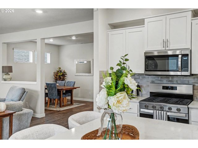 2275 MISTY GLEN Ave, Salem, OR 97304