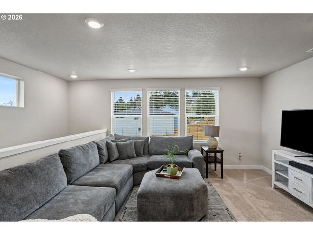 2275 MISTY GLEN Ave, Salem, OR 97304