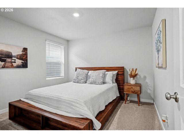 2275 MISTY GLEN Ave, Salem, OR 97304