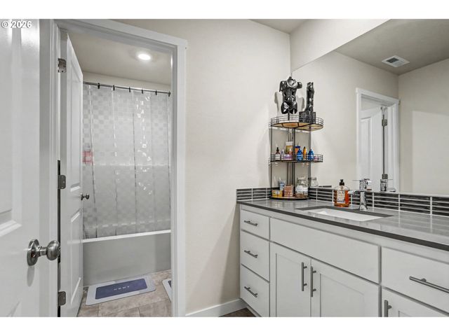 2275 MISTY GLEN Ave, Salem, OR 97304