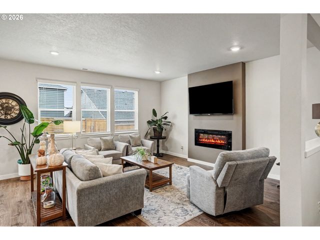 2275 MISTY GLEN Ave, Salem, OR 97304