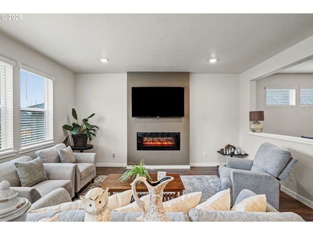 2275 MISTY GLEN Ave, Salem, OR 97304