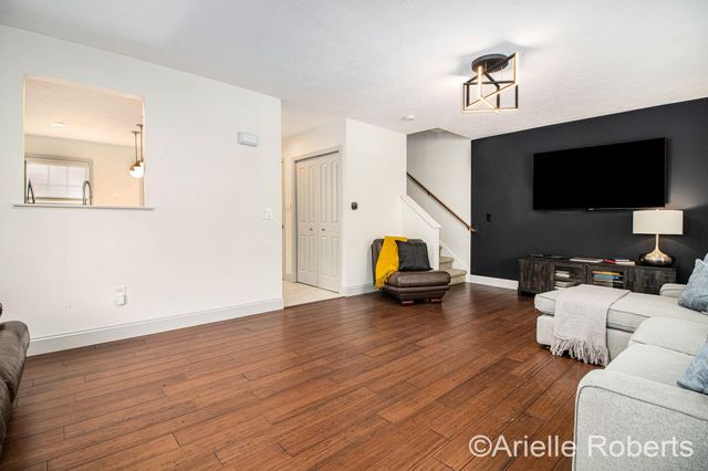 344 Highland Street SE, Grand Rapids, MI 49507