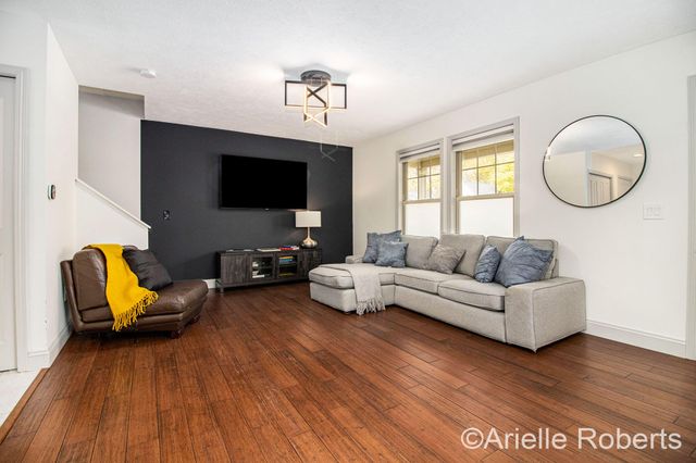 344 Highland Street SE, Grand Rapids, MI 49507