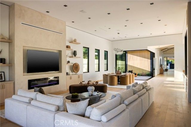 11826 Kling Street, Valley Village, CA 91607