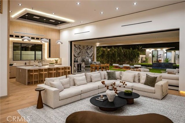 11826 Kling Street, Valley Village, CA 91607