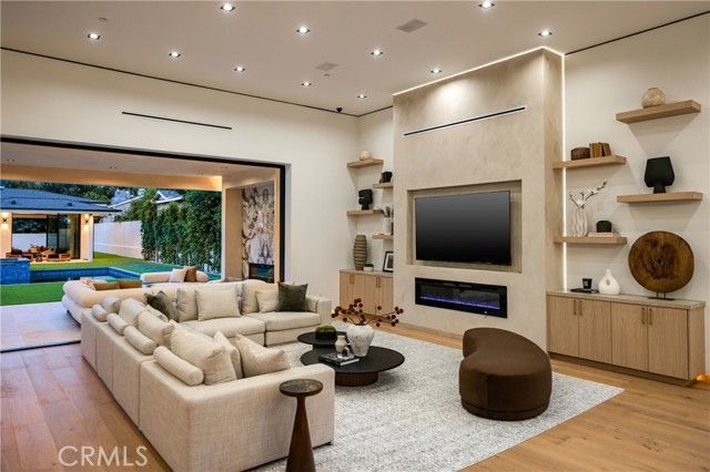 11826 Kling Street, Valley Village, CA 91607