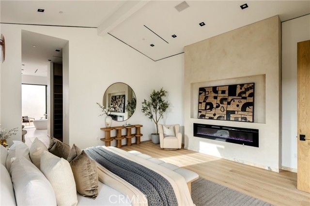 11826 Kling Street, Valley Village, CA 91607