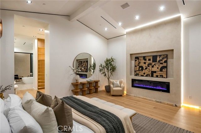 11826 Kling Street, Valley Village, CA 91607