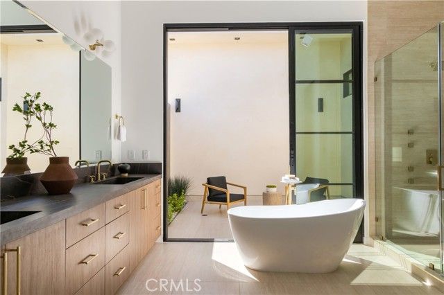 11826 Kling Street, Valley Village, CA 91607