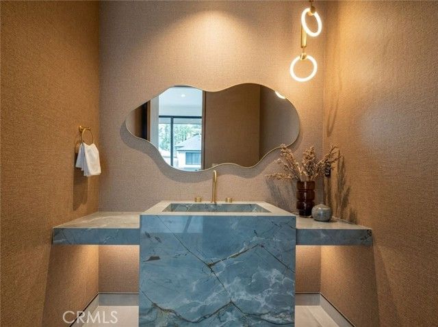 11826 Kling Street, Valley Village, CA 91607