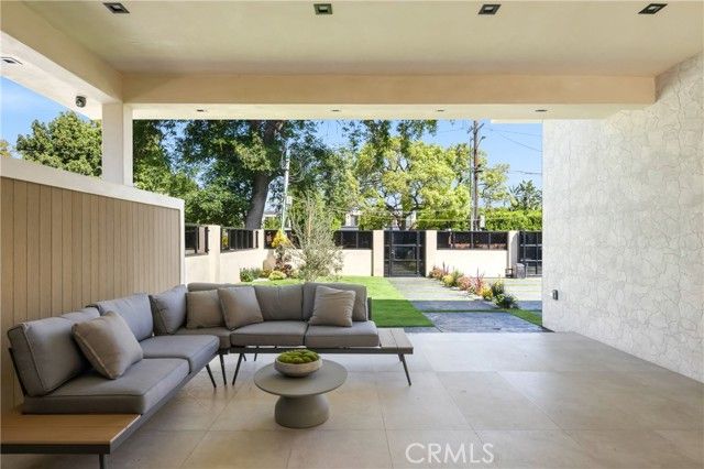 11826 Kling Street, Valley Village, CA 91607